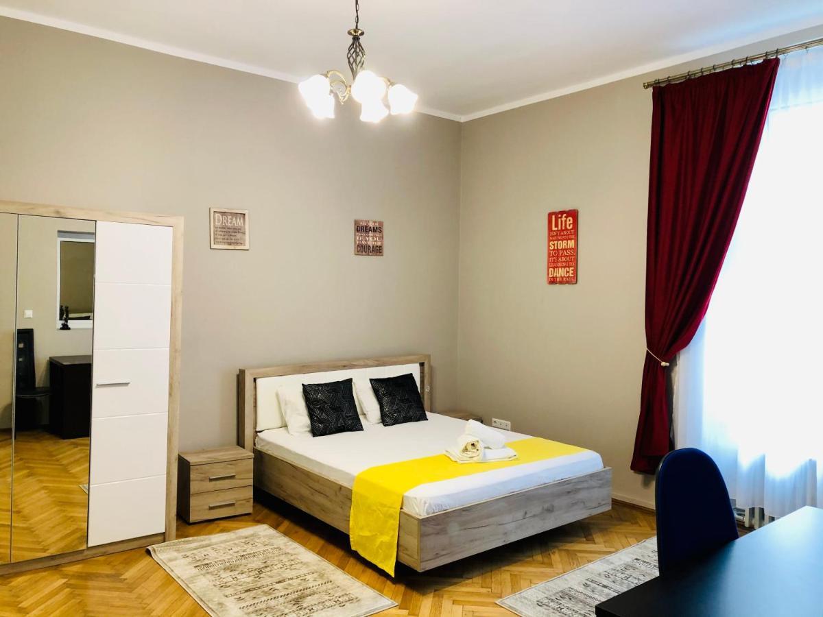 Ultra-Central Apartment Just In Union Squere Timisoara Esterno foto