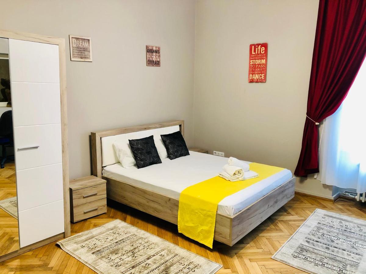 Ultra-Central Apartment Just In Union Squere Timisoara Esterno foto