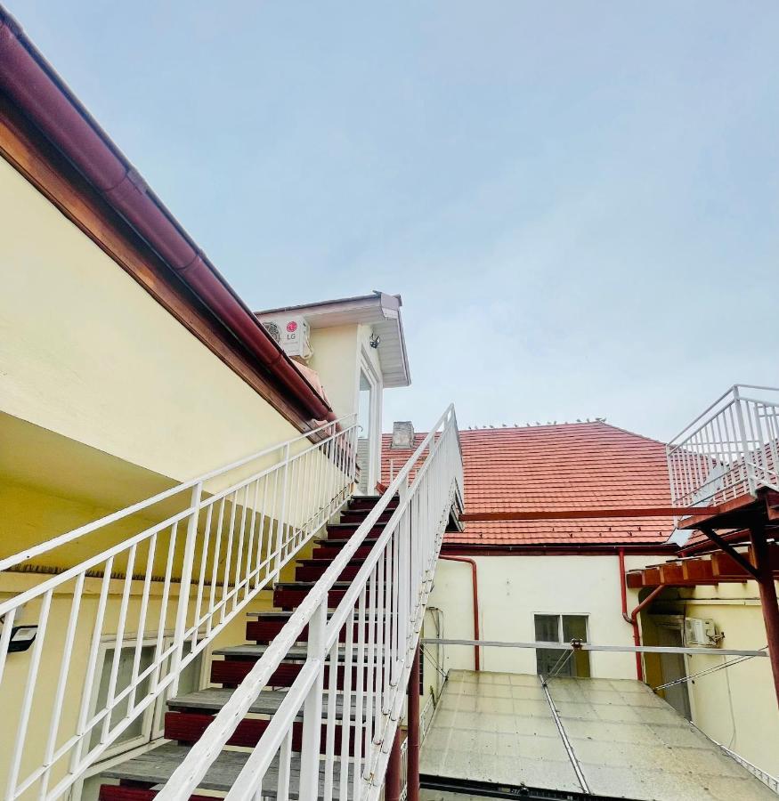 Ultra-Central Apartment Just In Union Squere Timisoara Esterno foto